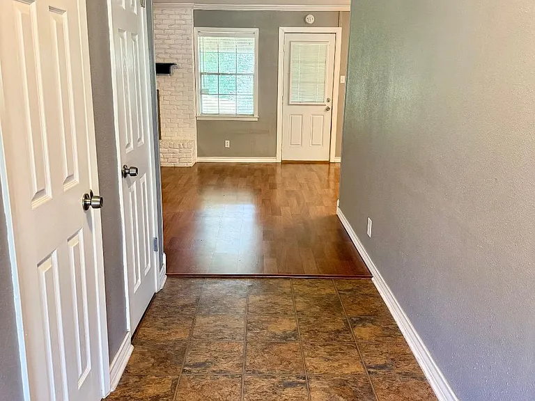 1320 Baylor Dr — Photo 5