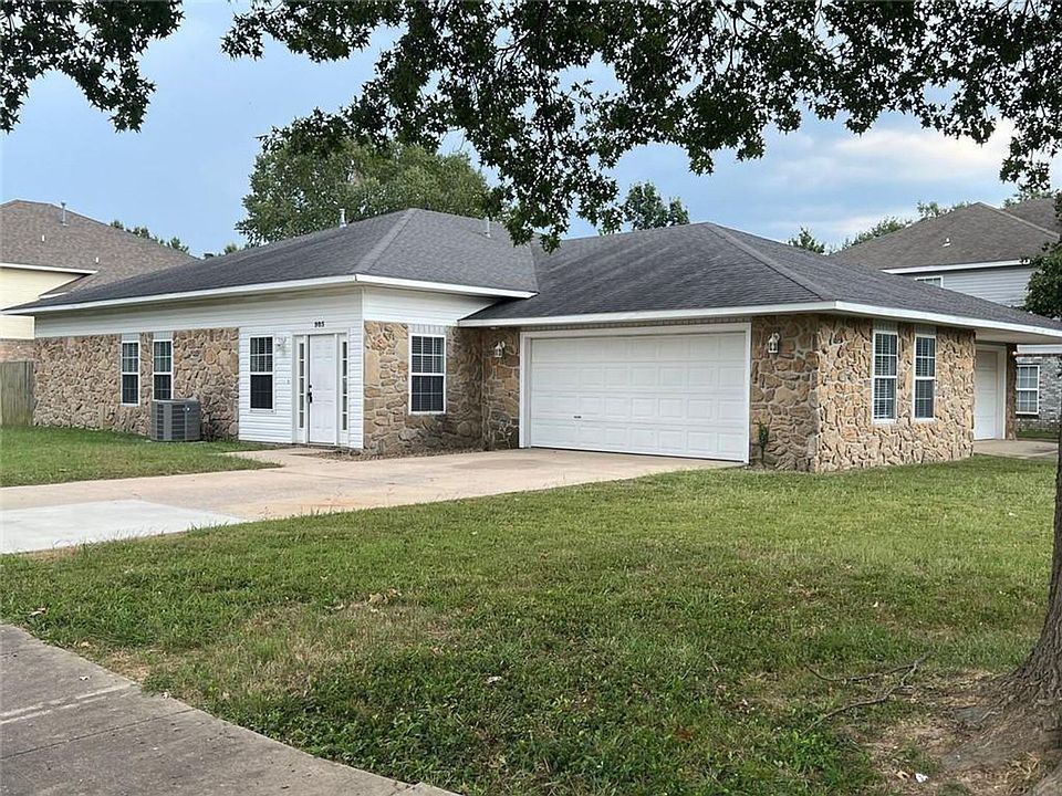 1st image of 985 N Daisy Ln