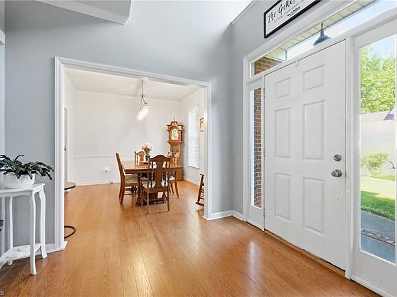 2nd image of 1914 Treyburn Ln