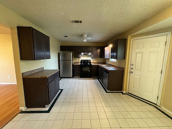 5th image of 2705 Casey Dr