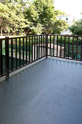 Rented by Nooklyn NYC LLC | media 130