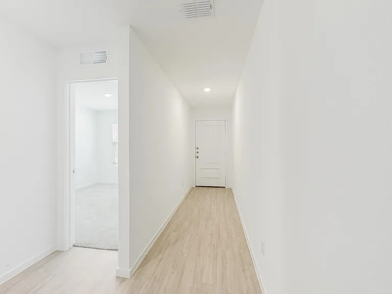 6744 Teal Cir — Photo 4
