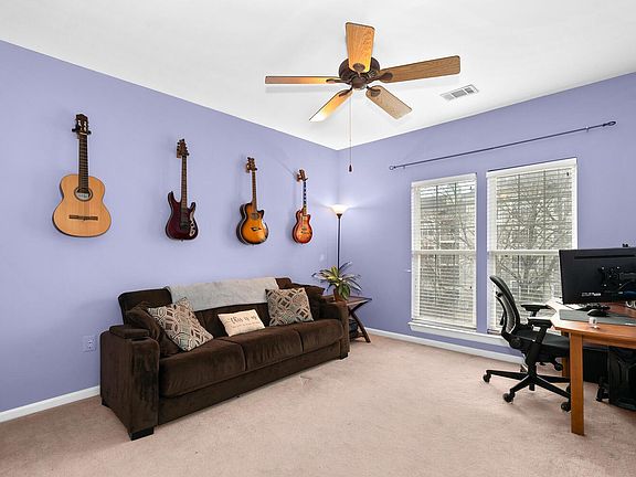 4th image of 931 Beacon Square Ct APT 38