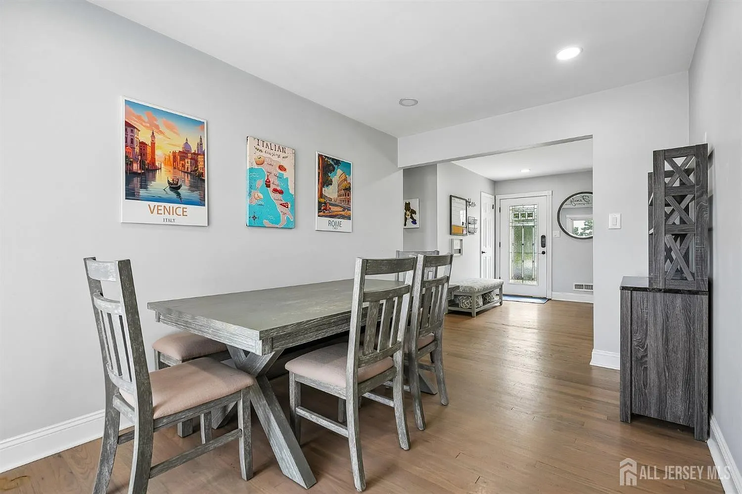 3 bed, 1.5 bath, 1158 sqft, $3,500 — Photo 4