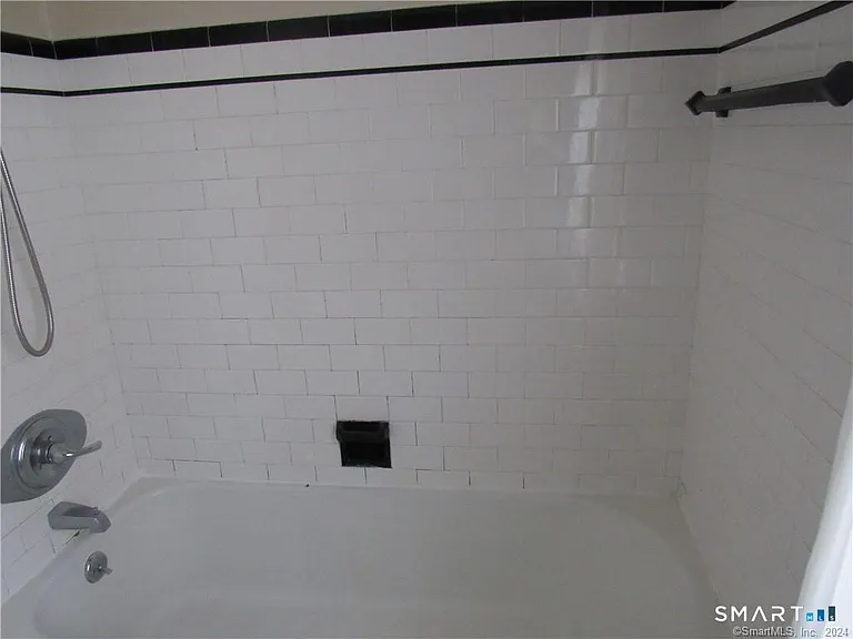 36 Rochford Ave — Photo 26