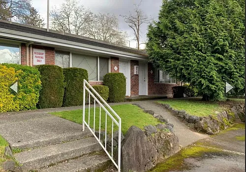 2624 NE 9th Pl #4 Photo 1