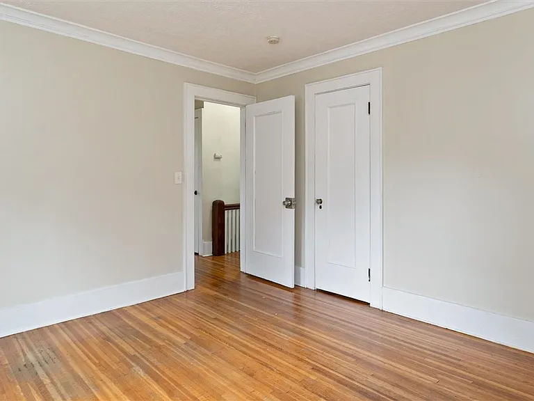 19 Genesee Park Blvd — Photo 36