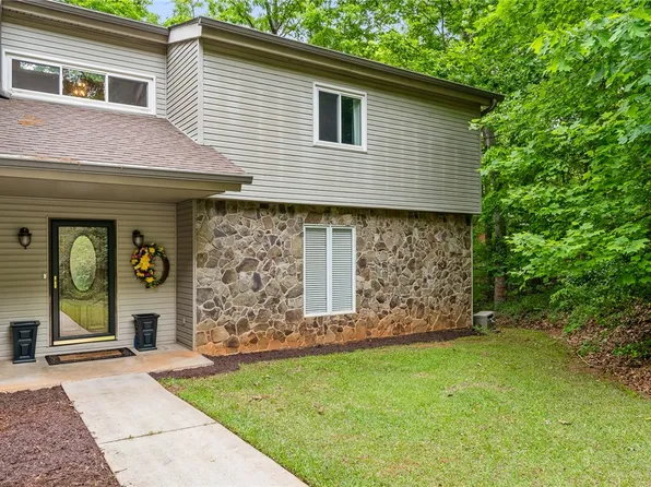 127 Laurel Ln, Townville, SC 29689