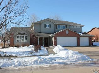 105 E Saint Andrews Dr, Sioux Falls, SD 57108