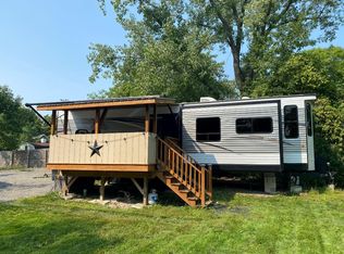 592 Bridge Rd, Crown Point, NY 12928