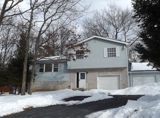 151 Depue Cir, Bushkill, PA 18324