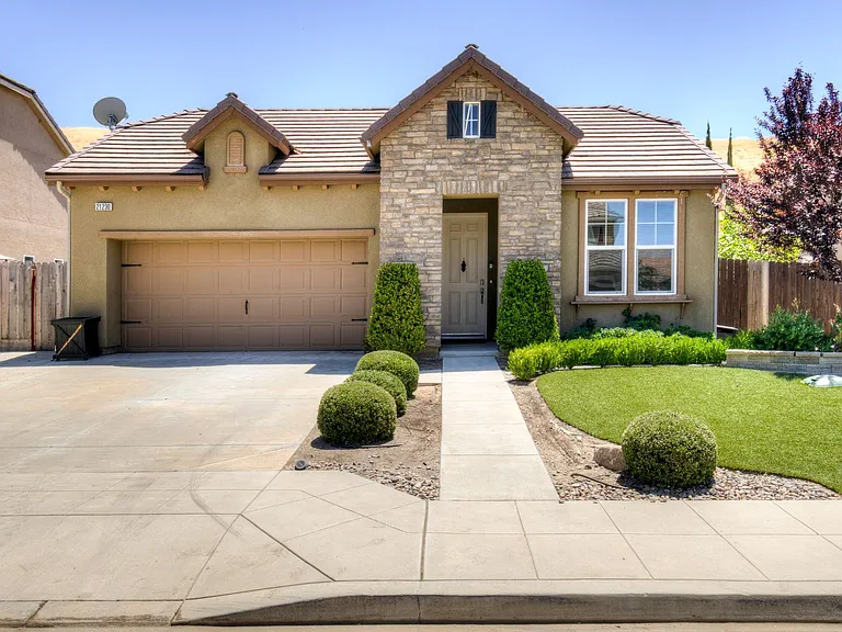 21230 Tramonto Ln — Photo 1