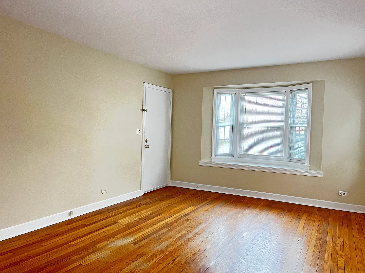 2 bed, 652 sqft, $1,950 — Photo 4