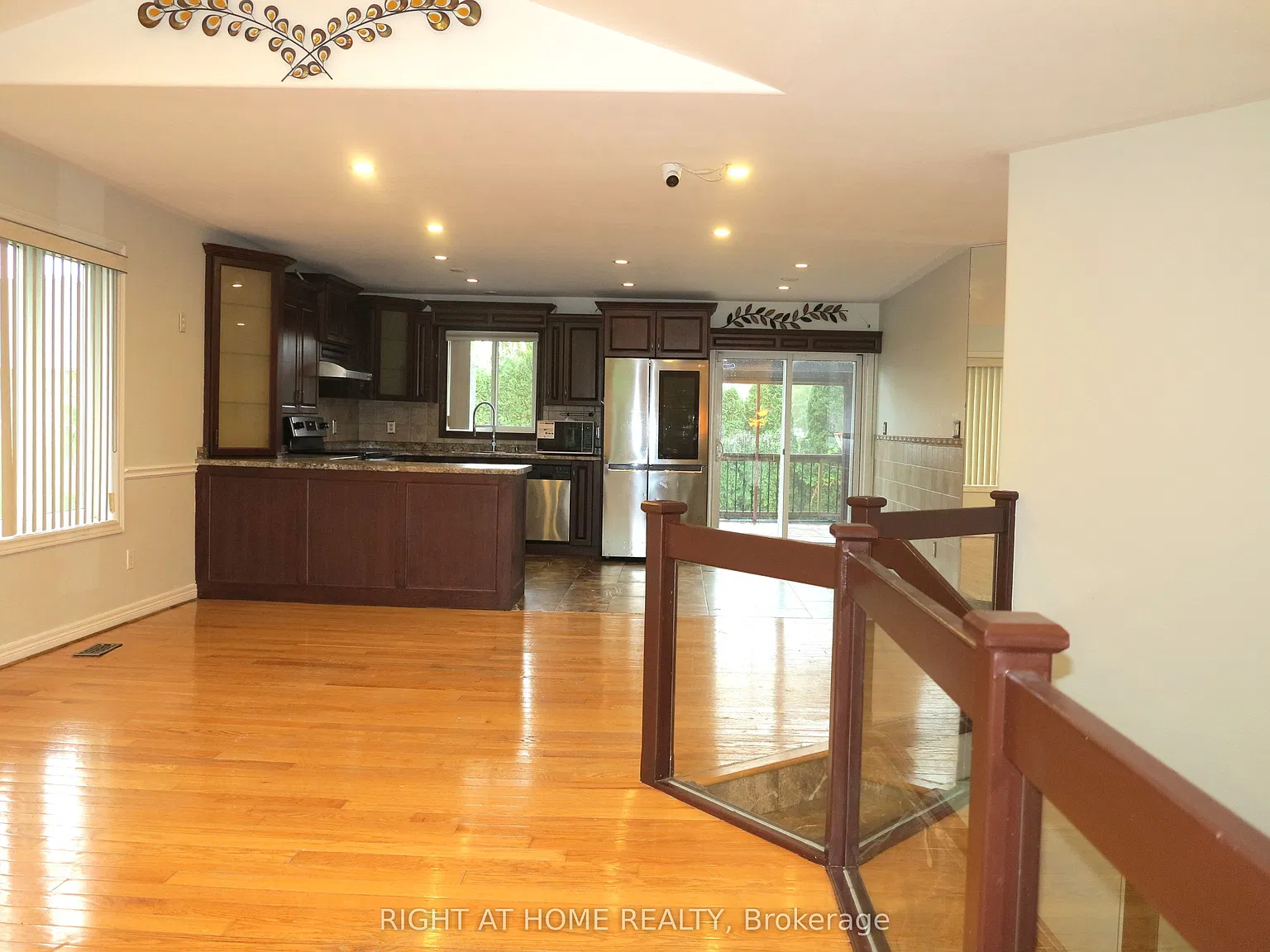 4 bed, $3,000 — Photo 3