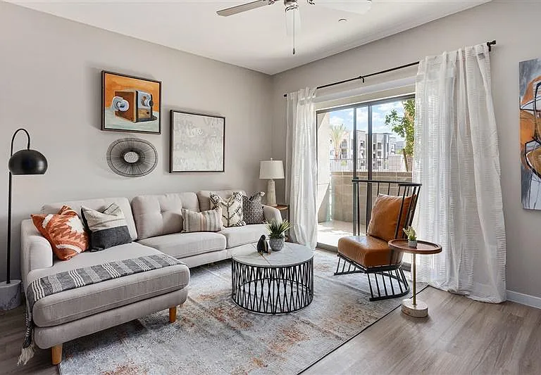 Avari Modern Apartments — Photo 10