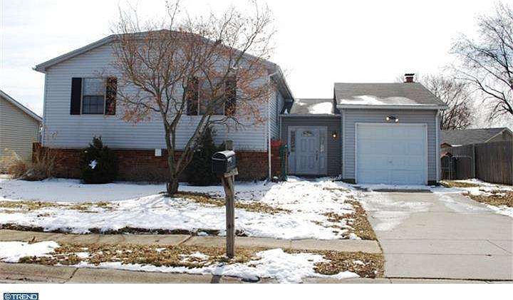 1st image of 27 Dorsey Ln