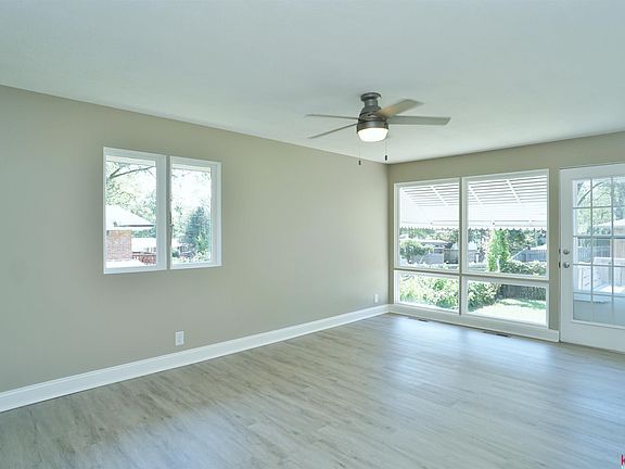 4th image of 1011 Carlos Dr