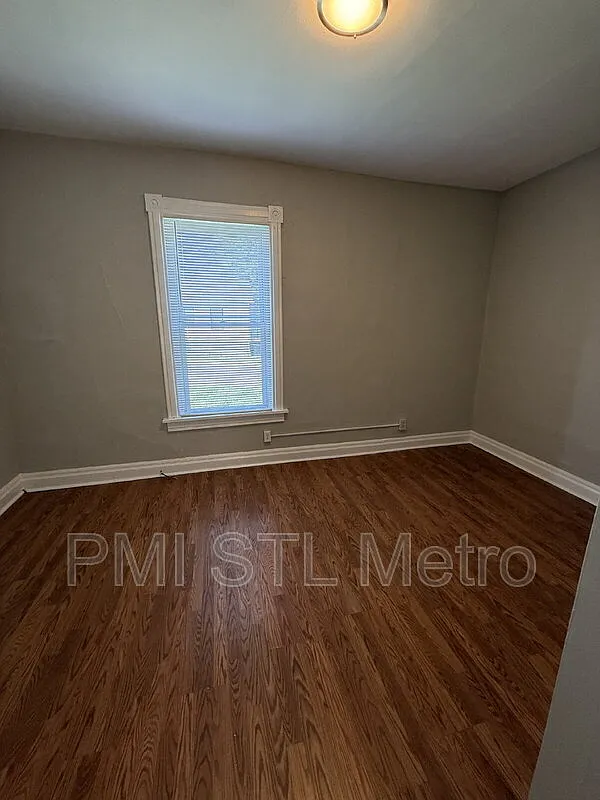 3 bed, 1.5 bath, 1122 sqft, $1,350 — Photo 2