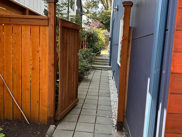 11737 Durland Ave NE — Photo 2