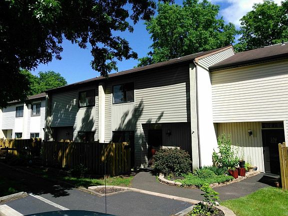 2nd image of 39 Centennial Rd