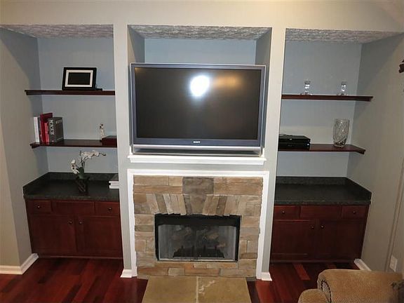 5th image of 512 Harlan Dr