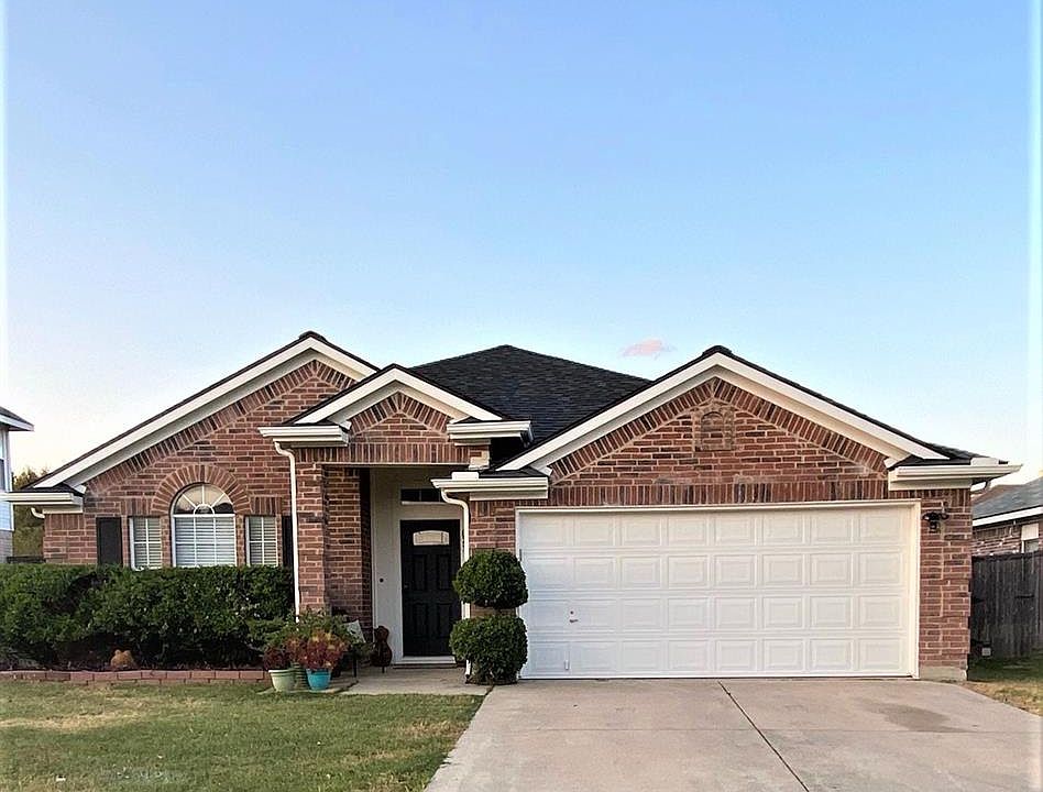 1st image of 873 Carriage Creek Dr