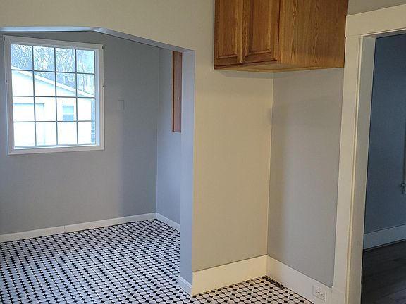 4th image of 220 E Garfield Ave