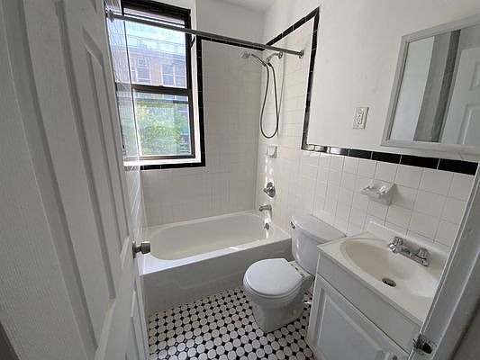 5th image of 307 W 141st St #C2