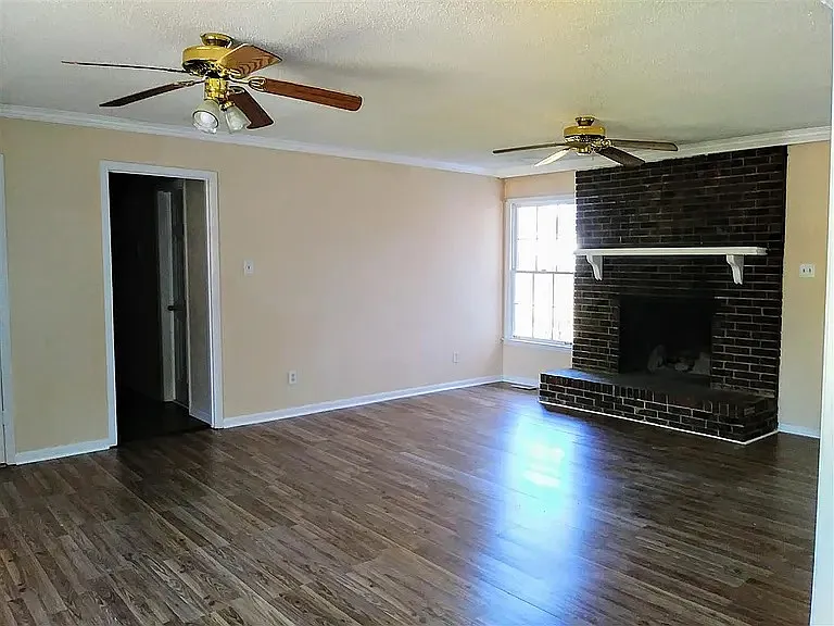 307 Cornell Dr — Photo 3