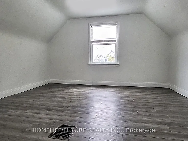79 Ellington Dr #MAIN 2ND — Photo 8