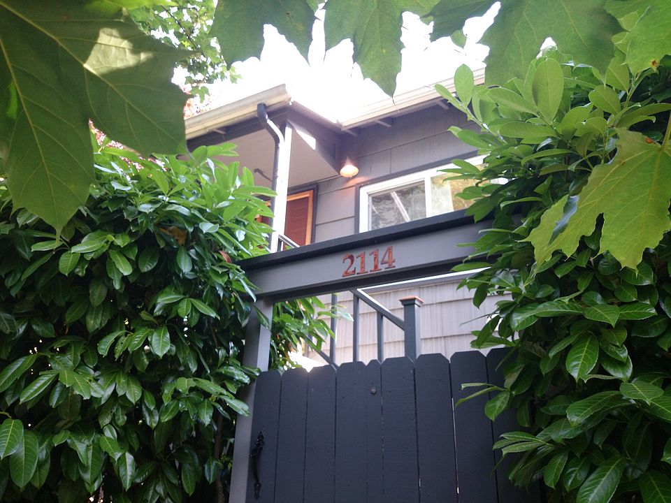 2nd image of 2114 E Marion St