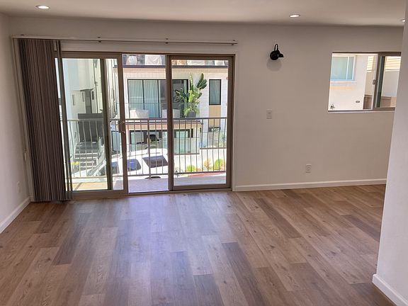 Living room to Balcony