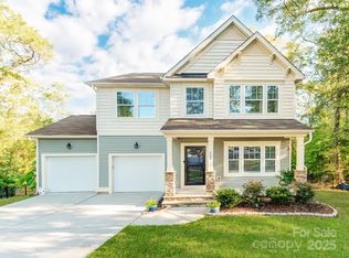 112 Elk Ct, Mount Holly, NC 28120