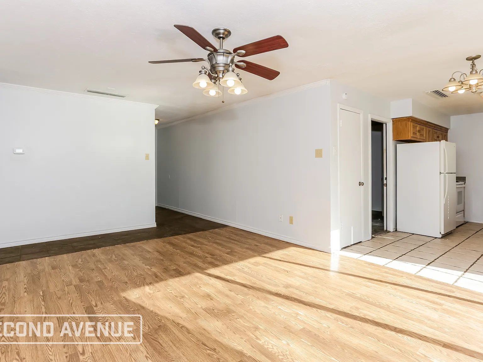 3 bed, 2.0 bath, 1250 sqft, $2,049 — Photo 3