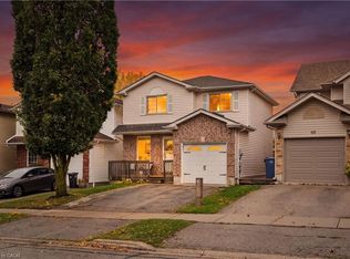 46 Chesterton Ln, Guelph, ON N1E 6S8