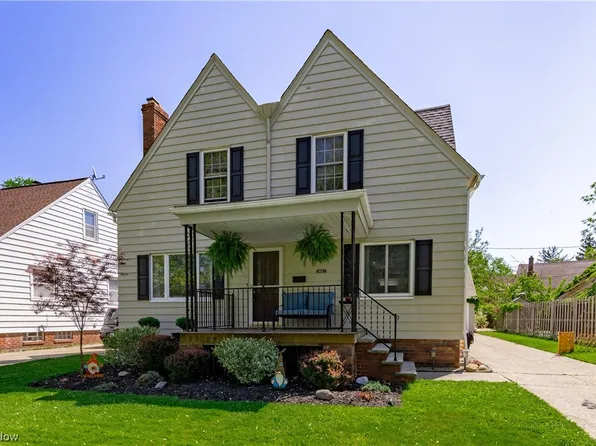 5867 Elmore Dr, Parma Heights, OH 44130