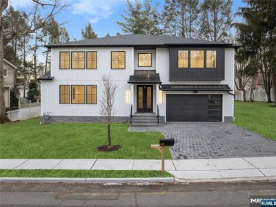 42 Harvey St, Closter, NJ, 07624