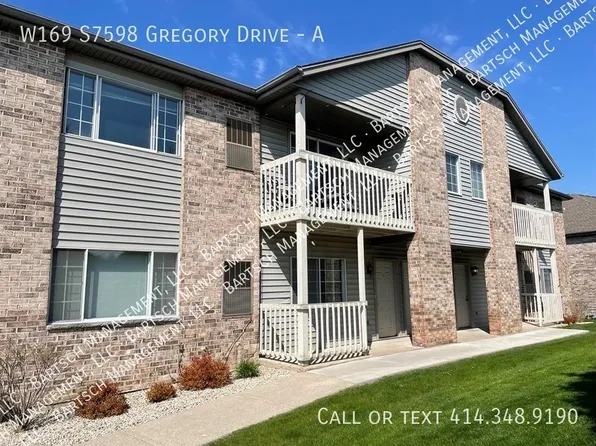 W169S7598 Gregory Dr #A, Muskego, WI 53150
