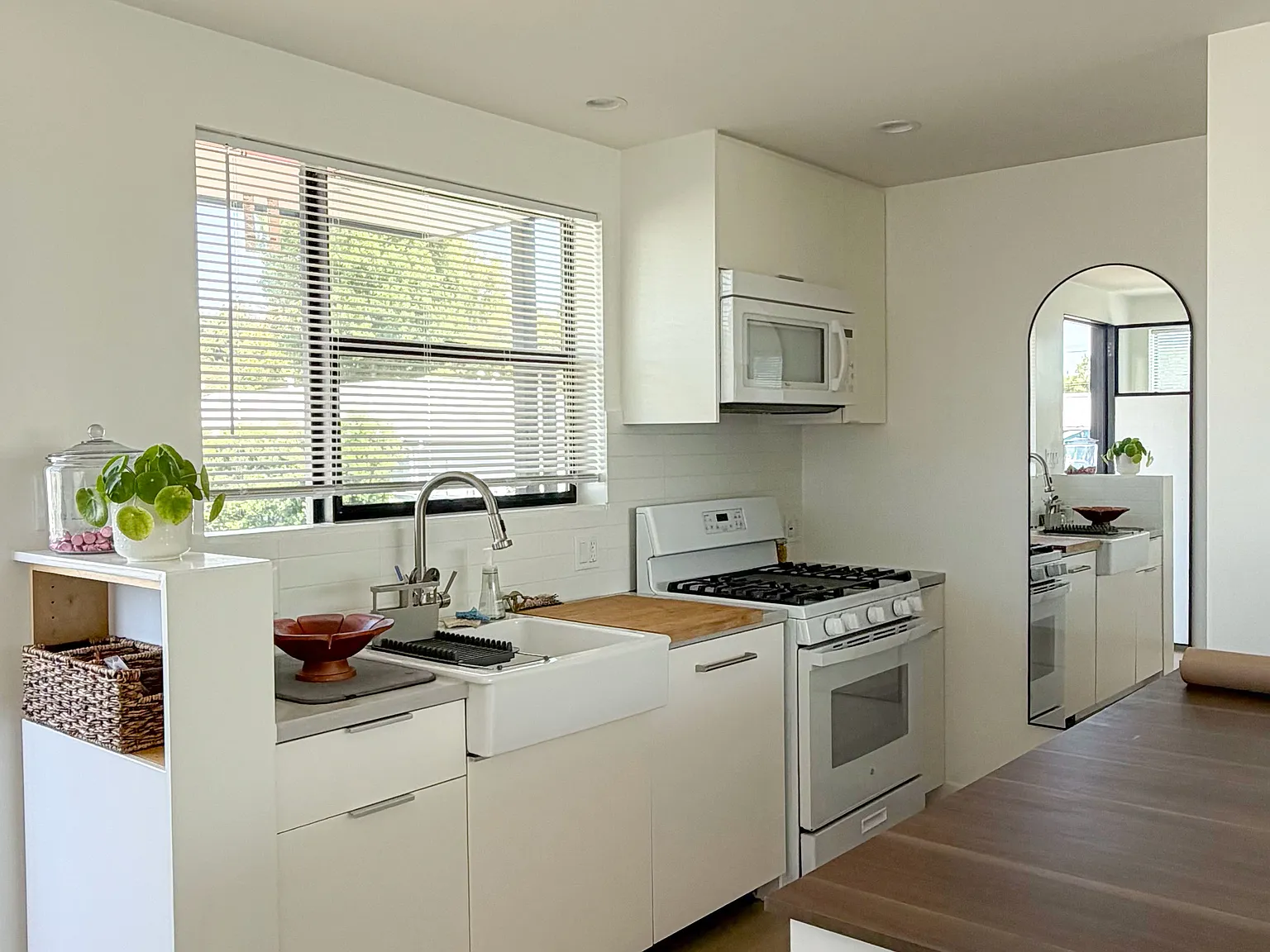 2 bed, $4,800 — Photo 1