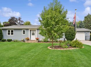 1206 E Murdock Ave, Oshkosh, WI 54901