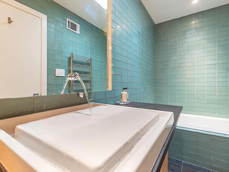 111 W Charlton St — Photo 34