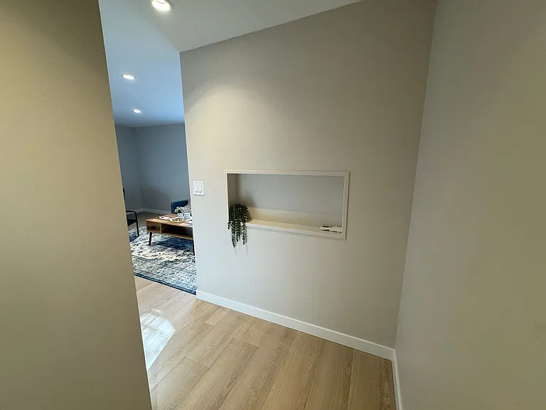 McKinnley Apartments - Luxury Studios! — Photo 10