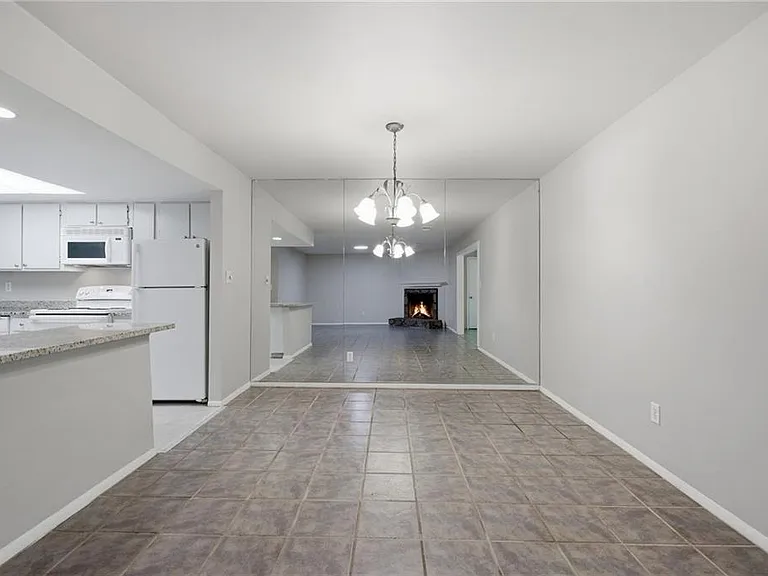 2183 Surrey Ct SE — Photo 9
