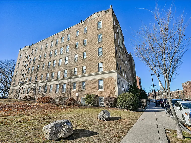 1940 Commonwealth — Photo 40