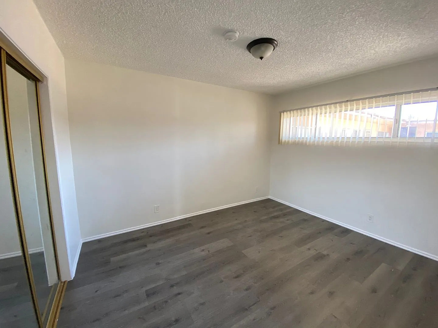 Royal Palms Apartments — Photo 3