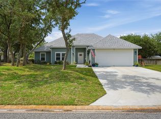 108 S Sierra Woods Dr, Rockport, TX 78382
