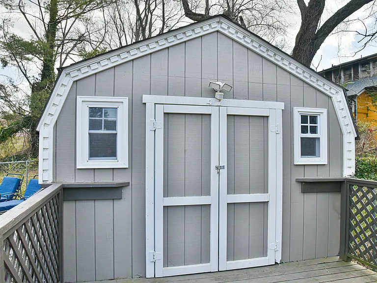 Magnolia Ave — Photo 28
