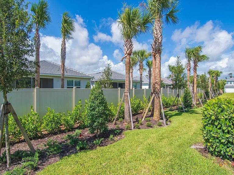 4501 Nautilus Cir — Photo 32