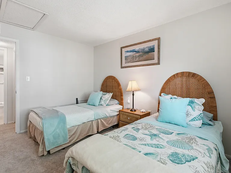 240 Cypress Ln #240 — Photo 24