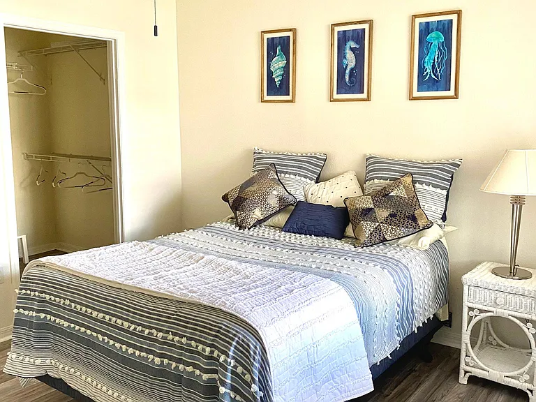 Master bedroom has new Queen pillowtop mattress.